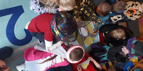 Powiększ grafikę: Andrzejki - zajęcia świetlicowe kl. 1A