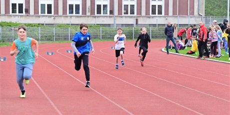 Powiększ grafikę: czwartki-lekkoatletyczne-612606.jpg