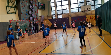 Powiększ grafikę: dwa-ognie-usportowione-dziewczyny-eliminacje-663892.jpg