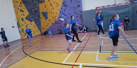 Powiększ grafikę: dwa-ognie-usportowione-dziewczyny-eliminacje-663894.jpg