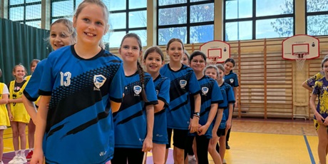 Powiększ grafikę: dwa-ognie-usportowione-dziewczyny-eliminacje-663900.jpg