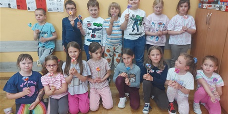 Powiększ grafikę: dzien-matki-zajecia-swietlicowe-kl-1a-1b-1c-2a-2b-i-3a-u-pani-sylwii-olgi-karoliny-i-grazyny-616996.jpg