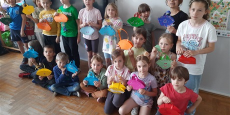 Powiększ grafikę: dzien-matki-zajecia-swietlicowe-kl-1a-1b-1c-2a-2b-i-3a-u-pani-sylwii-olgi-karoliny-i-grazyny-617007.jpg
