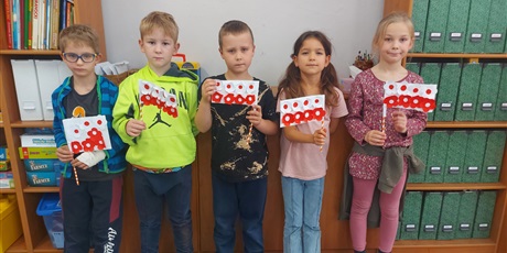 Powiększ grafikę: dzien-niepodleglosci-w-swietlicy-kl-1a-2a-i-3a-653356.jpg