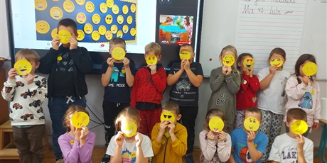 Powiększ grafikę: Dzień życzliwości - zajęcia świetlicowe kl. 1A 