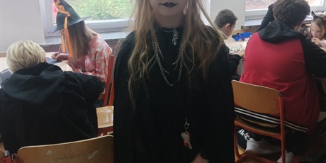 Powiększ grafikę: Halloweenowa lekcja języka angielskiego w klasie 4b