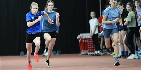 Powiększ grafikę: halowe-mistrzostwa-gdanska-szkol-w-lekkoatletyce---660676.jpg