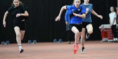 Powiększ grafikę: halowe-mistrzostwa-gdanska-szkol-w-lekkoatletyce---660677.jpg