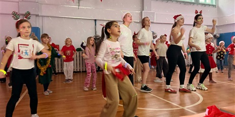 Powiększ grafikę: just-dance-impreza-mikolajkowa-663485.jpg