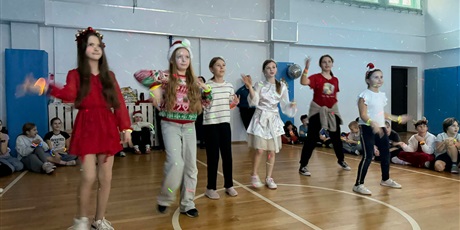 Powiększ grafikę: just-dance-impreza-mikolajkowa-663494.jpg