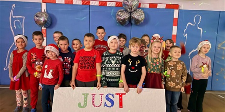 Powiększ grafikę: just-dance-impreza-mikolajkowa-663497.jpg