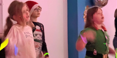 Powiększ grafikę: just-dance-impreza-mikolajkowa-663500.jpg