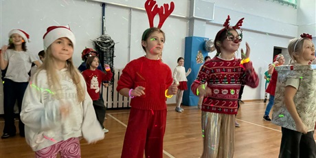 Powiększ grafikę: just-dance-impreza-mikolajkowa-663502.jpg