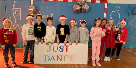 Powiększ grafikę: just-dance-impreza-mikolajkowa-663507.jpg