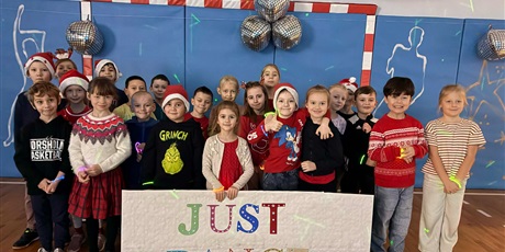 Powiększ grafikę: just-dance-impreza-mikolajkowa-663510.jpg