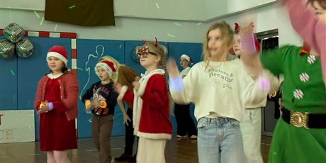 Powiększ grafikę: just-dance-impreza-mikolajkowa-663513.jpg