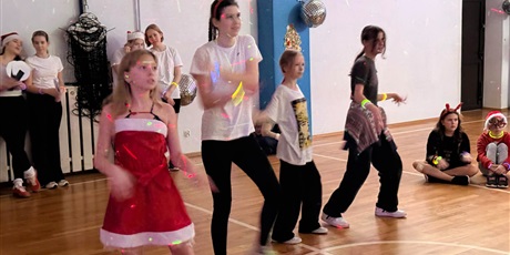 Powiększ grafikę: just-dance-impreza-mikolajkowa-663517.jpg