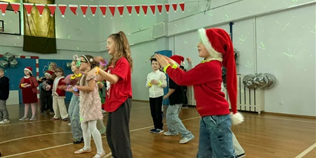 Powiększ grafikę: just-dance-impreza-mikolajkowa-663518.jpg