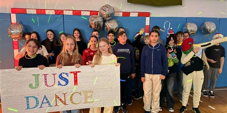 Powiększ grafikę: just-dance-impreza-mikolajkowa-663520.jpg