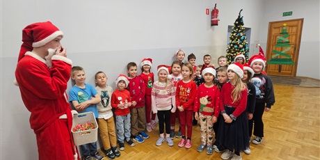 Powiększ grafikę: Mikołajki w klasie 1a