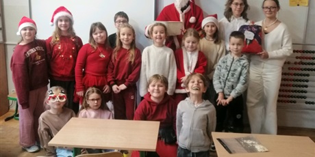 Powiększ grafikę: Mikołajki w klasie 2a.