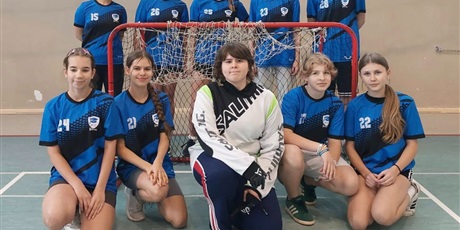 Powiększ grafikę: mistrzostwa-gdanska-w-unihokeju-klas-7-8-652820.jpg