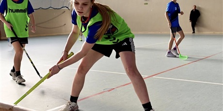 Powiększ grafikę: mistrzostwa-gdanska-w-unihokeju-klas-7-8-652828.jpg