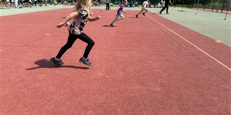 Powiększ grafikę: olimpiada-sportowa-2025-wyscigi-rzedow-625056.jpg