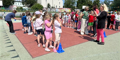 Powiększ grafikę: olimpiada-sportowa-2025-wyscigi-rzedow-625064.jpg
