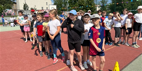 Powiększ grafikę: olimpiada-sportowa-2025-wyscigi-rzedow-625069.jpg