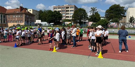Powiększ grafikę: olimpiada-sportowa-2025-wyscigi-rzedow-625072.jpg
