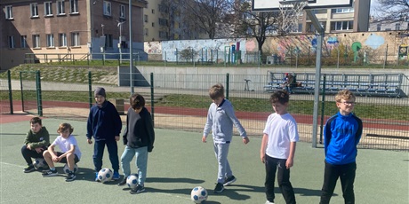 Powiększ grafikę: pilka-nozna-612626.jpg