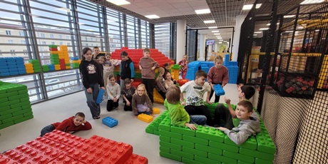 Powiększ grafikę: polkolonie-zimowe-672185.jpg