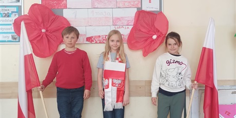 Powiększ grafikę: swieta-majowe-zajecia-swietlicowe-kl-1a-1b-1c-i-2a-612008.jpg