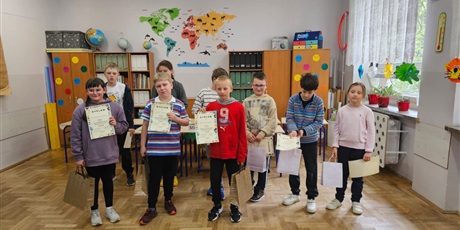 Powiększ grafikę: Szkolny Konkursu Wiedzy „1 z 10” dla uczniów klas trzecich