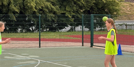 Powiększ grafikę: szkolny-turniej-goalcha-street-handball-za-nami-699976.jpg
