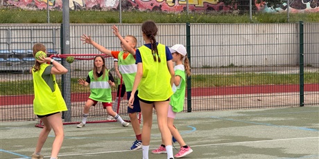Powiększ grafikę: szkolny-turniej-goalcha-street-handball-za-nami-699978.jpg