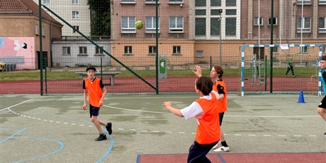 Powiększ grafikę: szkolny-turniej-goalcha-street-handball-za-nami-699979.jpg