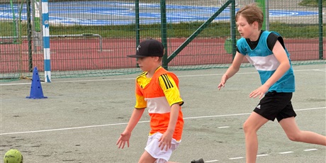 Powiększ grafikę: szkolny-turniej-goalcha-street-handball-za-nami-699983.jpg
