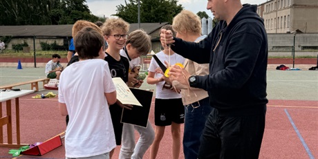 Powiększ grafikę: szkolny-turniej-goalcha-street-handball-za-nami-699988.jpg