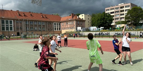 Powiększ grafikę: szkolny-turniej-koszykowki-3x3-za-nami-621615.jpg