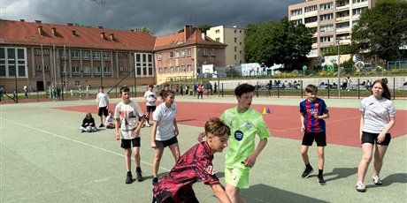 Powiększ grafikę: szkolny-turniej-koszykowki-3x3-za-nami-621616.jpg