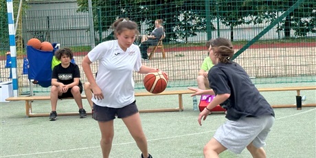 Powiększ grafikę: szkolny-turniej-koszykowki-3x3-za-nami-621620.jpg