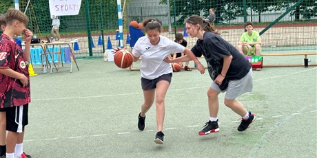 Powiększ grafikę: szkolny-turniej-koszykowki-3x3-za-nami-621621.jpg