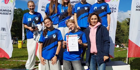 Powiększ grafikę: sztafetowe-biegi-przelajowe-712933.jpg