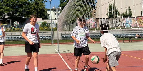 Powiększ grafikę: turniej-pilki-siatkowej-696406.jpg