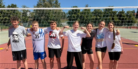 Powiększ grafikę: turniej-pilki-siatkowej-696407.jpg