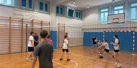 Powiększ grafikę: turniej-pilki-siatkowej-696413.jpg