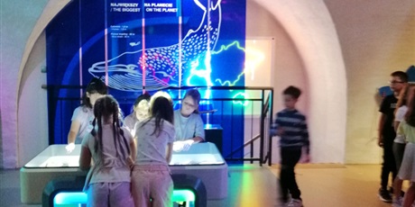 Powiększ grafikę: Uczniowie 2a na wystawie interaktywnej w Hevelianum