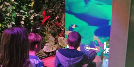 Powiększ grafikę: Uczniowie 2a na wystawie interaktywnej w Hevelianum